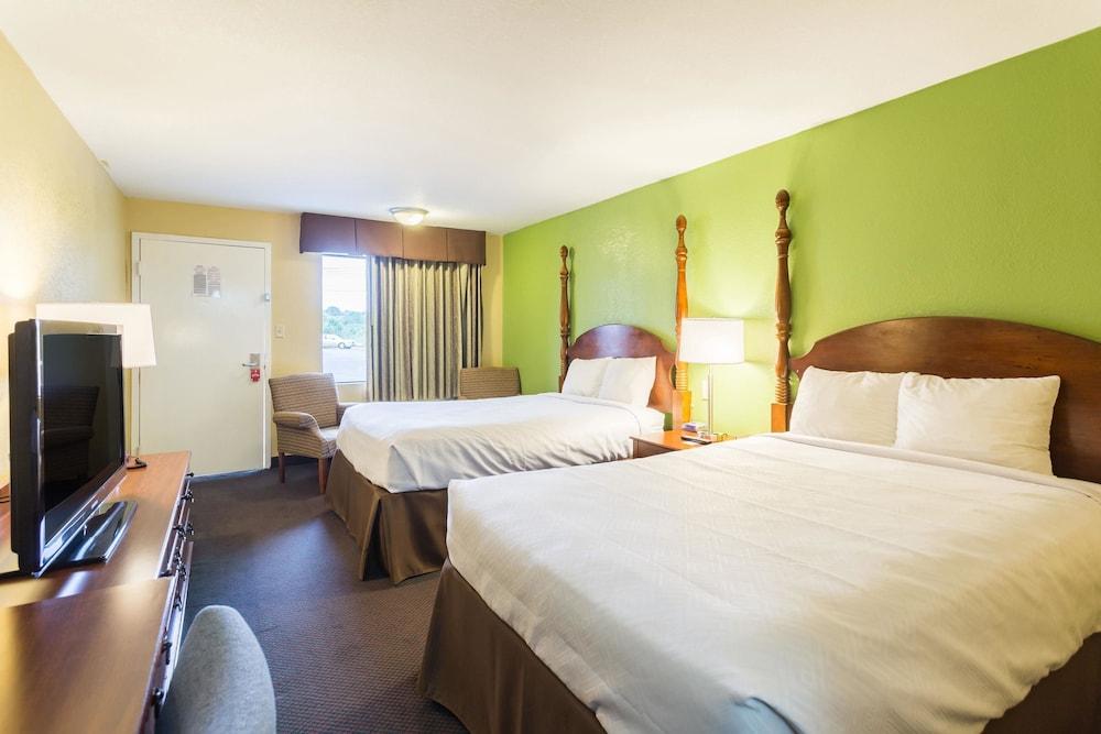 Econo Lodge White Pine Morristown I-81 & I-40 Split Екстериор снимка