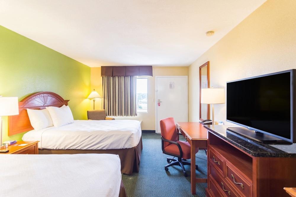 Econo Lodge White Pine Morristown I-81 & I-40 Split Екстериор снимка