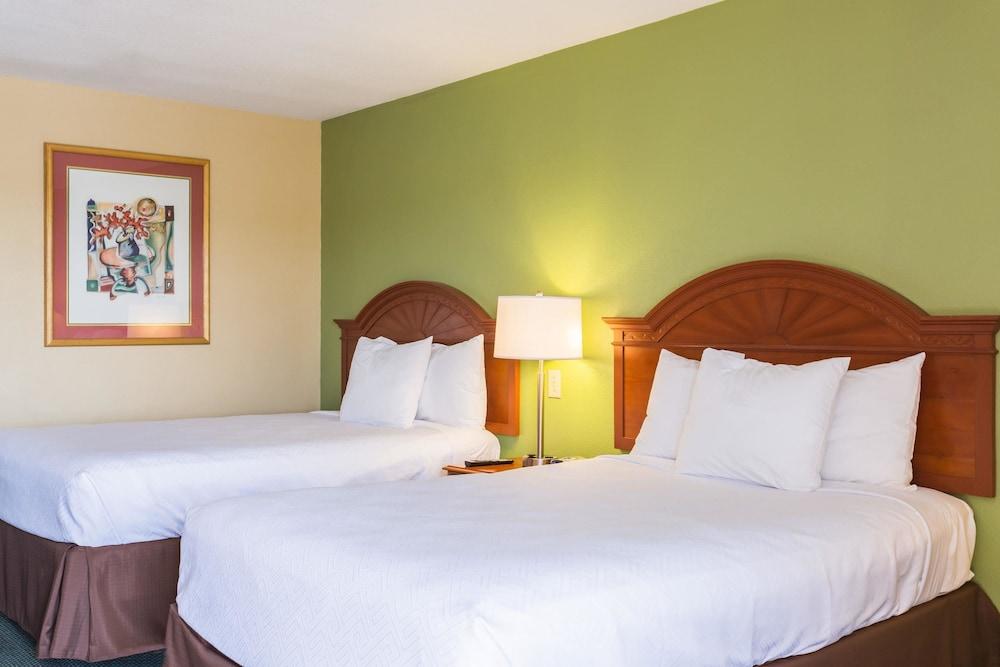 Econo Lodge White Pine Morristown I-81 & I-40 Split Екстериор снимка