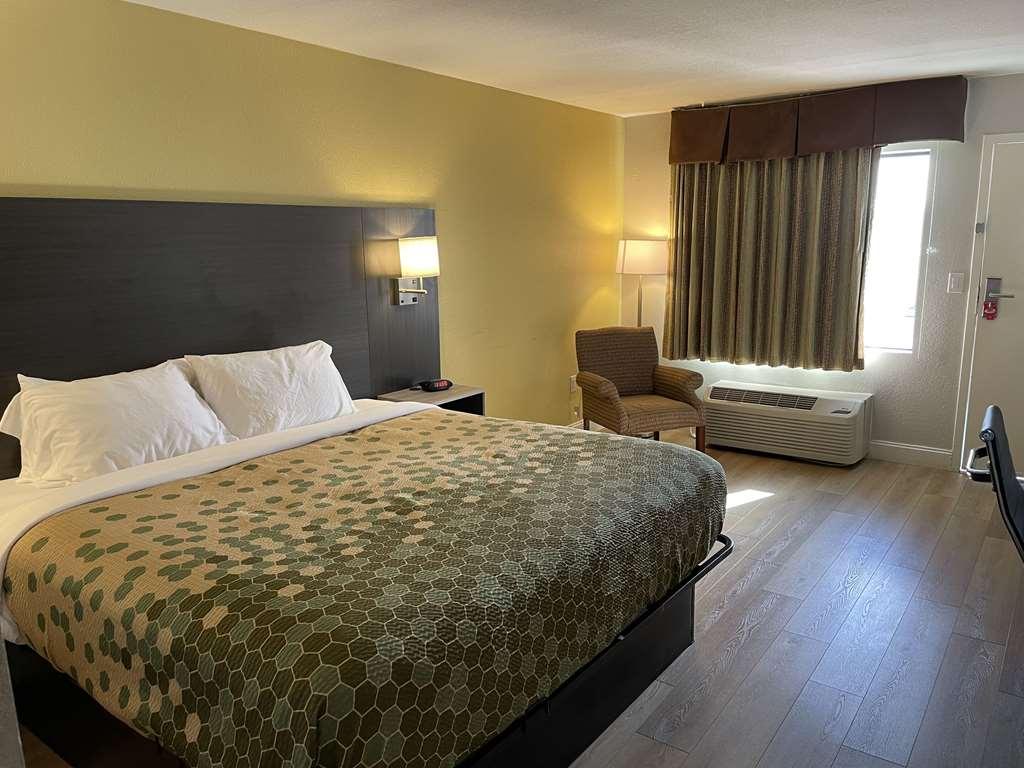 Econo Lodge White Pine Morristown I-81 & I-40 Split Стая снимка