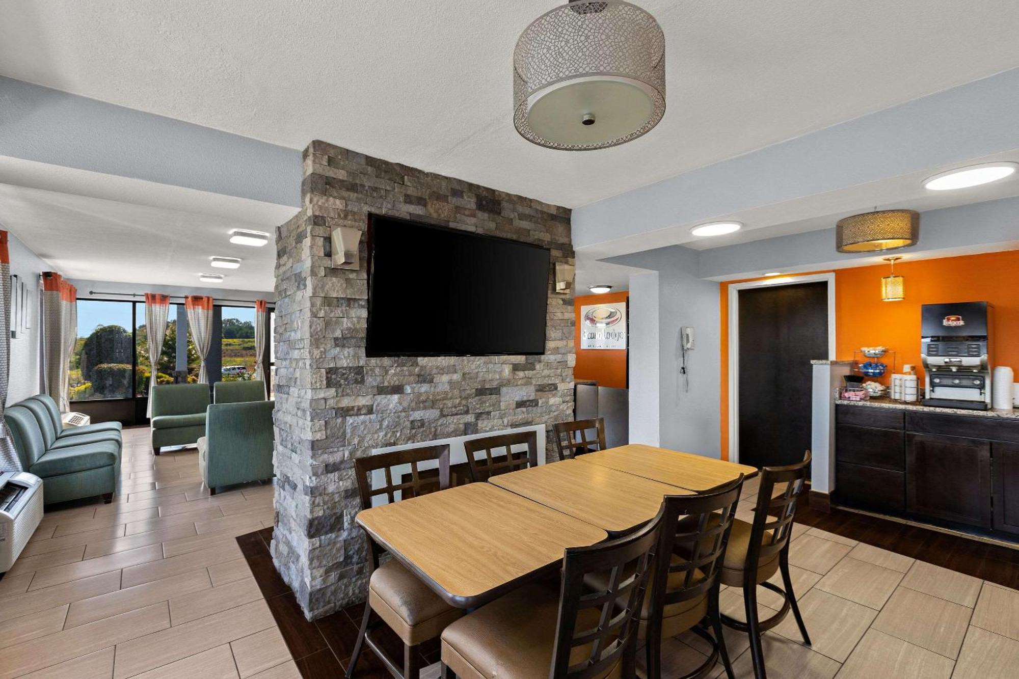Econo Lodge White Pine Morristown I-81 & I-40 Split Екстериор снимка